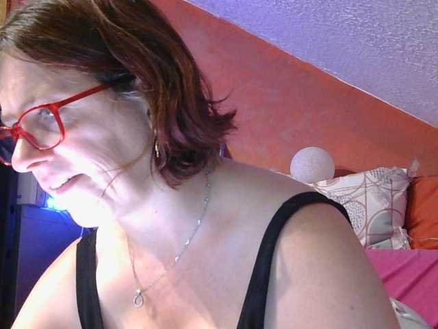 MLX live webcam show