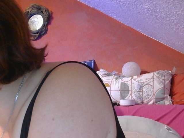 MLX live webcam show