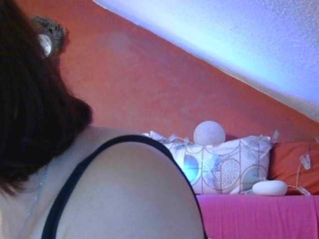 MLX live cam on BongaCams