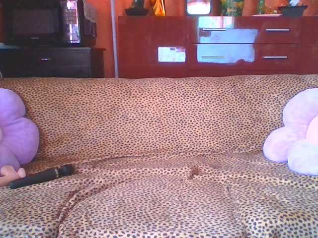 angelique4 live cam on BongaCams