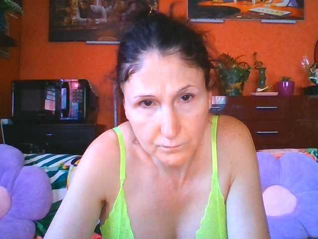 angelique4 live cam on BongaCams