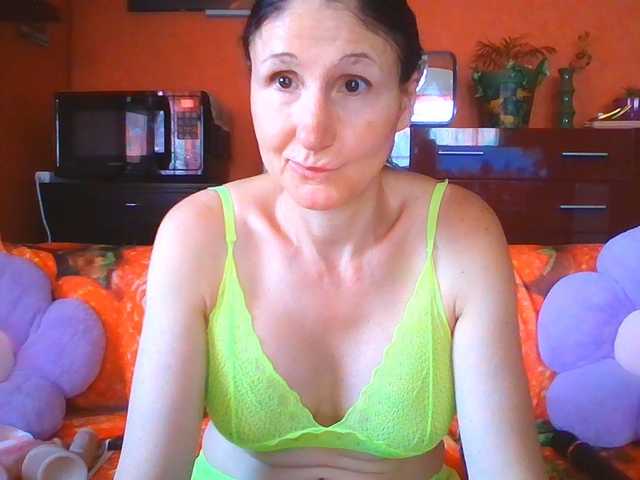 angelique4 live cam on BongaCams
