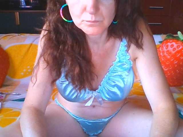 angelique4 live cam on BongaCams