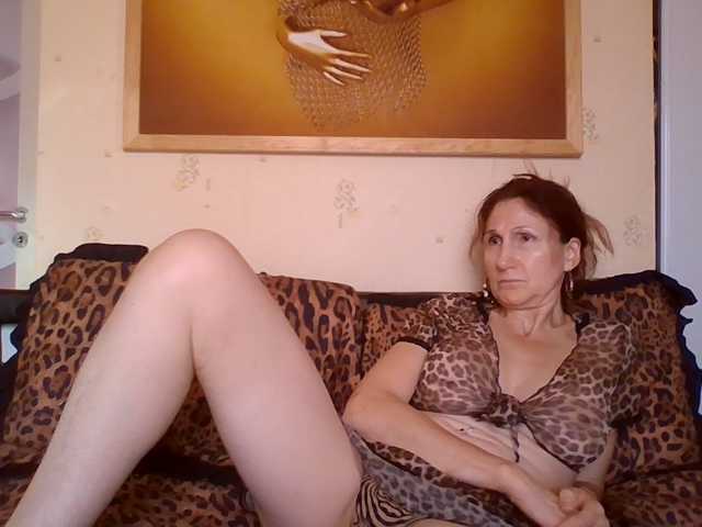 angelique4 live cam on BongaCams