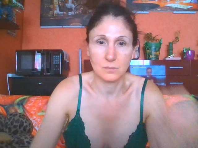 angelique4 live cam on BongaCams