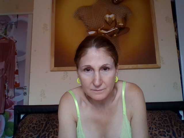 angelique4, live now on BongaCams