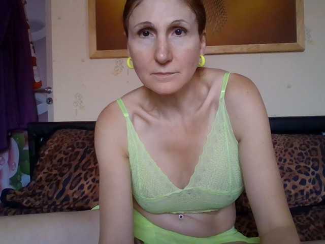 angelique4, live now on BongaCams