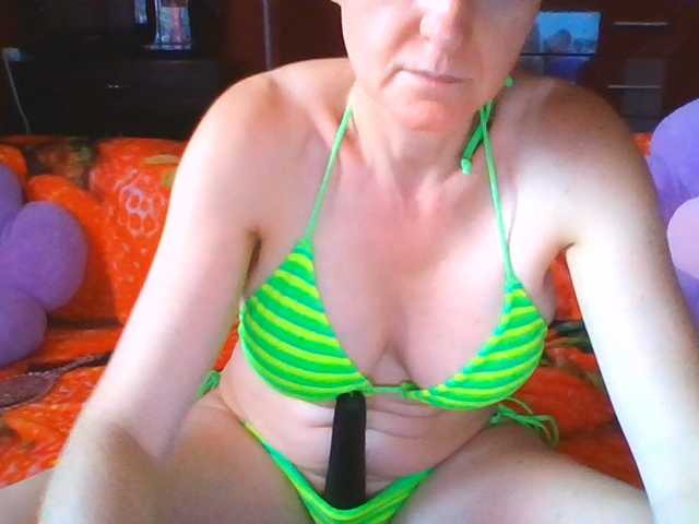 angelique4 live cam on BongaCams