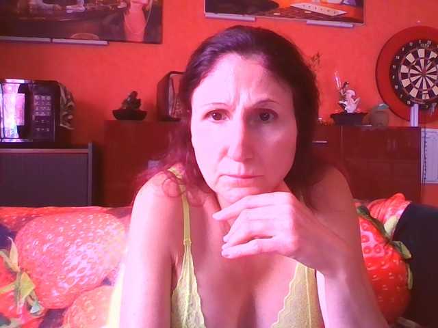 angelique4 live cam on BongaCams