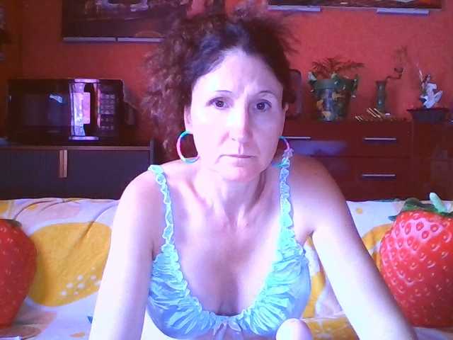 angelique4 live cam on BongaCams