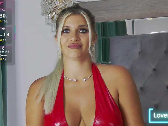 lorehottie live cam on BongaCams