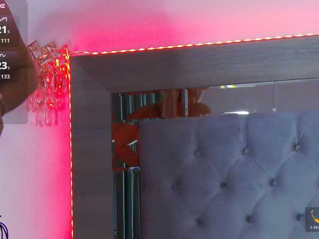 lorehottie live cam on BongaCams