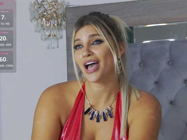LoreHottie live cam preview