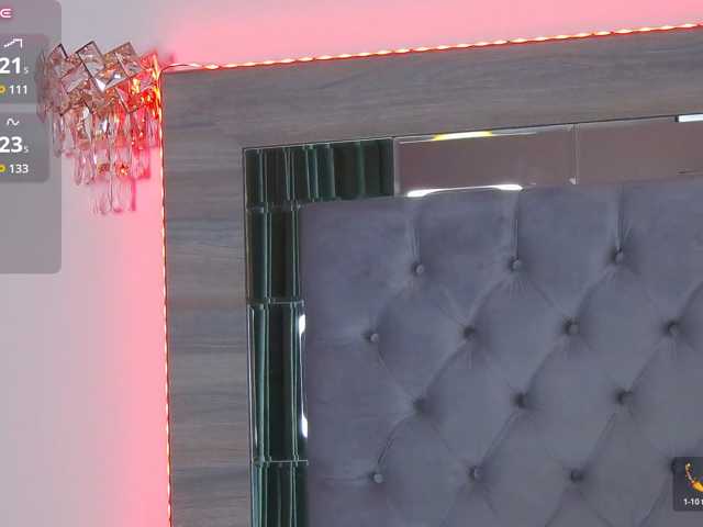 lorehottie live cam on BongaCams