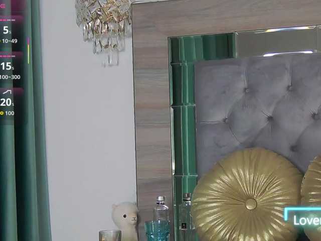 lorehottie live cam on BongaCams