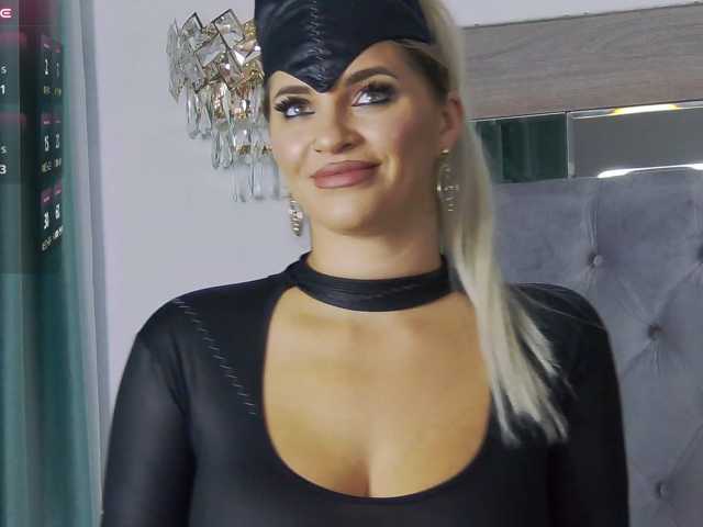 LoreHottie live cam on BongaCams