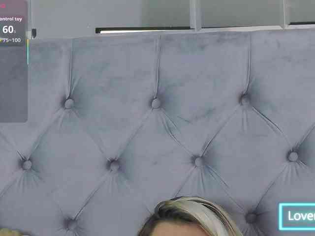 LoreHottie webcam