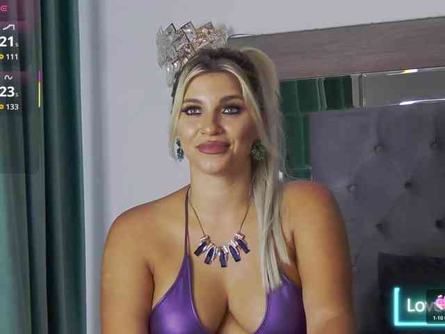 LoreHottie webcam