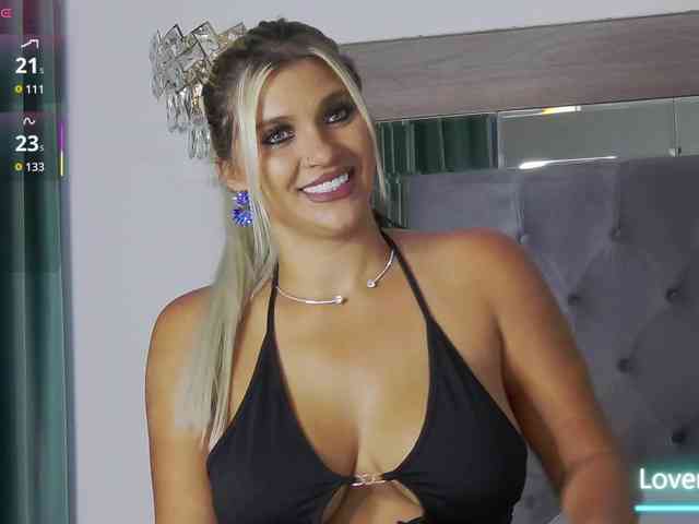 LoreHottie webcam