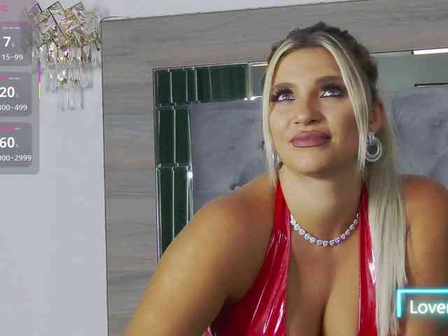 LoreHottie webcam