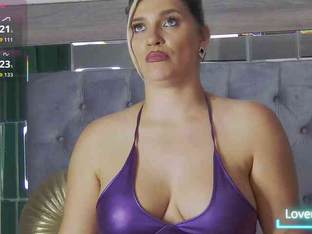 LoreHottie webcam