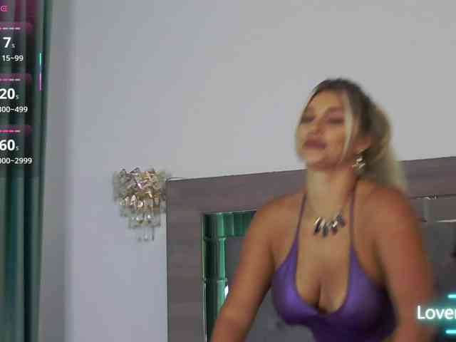 LoreHottie webcam