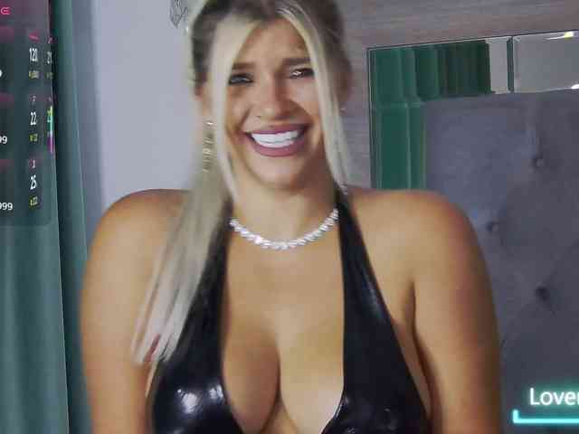 LoreHottie webcam