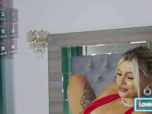 LoreHottie webcam