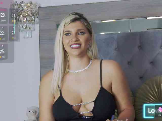 LoreHottie webcam