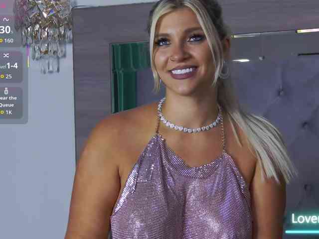 LoreHottie webcam