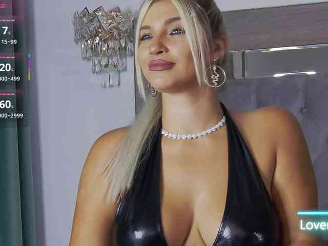 LoreHottie webcam