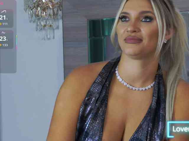 LoreHottie webcam
