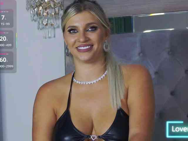 LoreHottie webcam