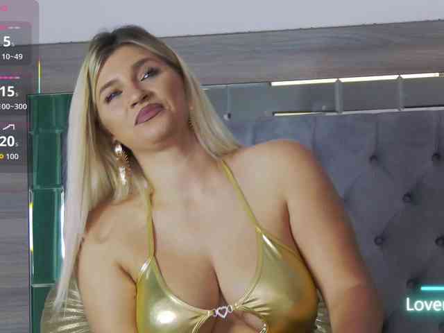 LoreHottie webcam