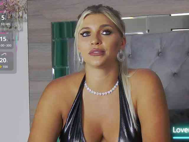 LoreHottie webcam