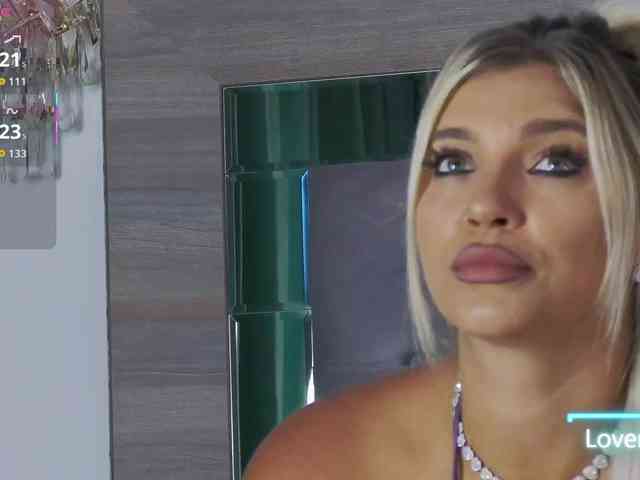 LoreHottie webcam
