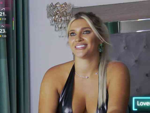 LoreHottie webcam