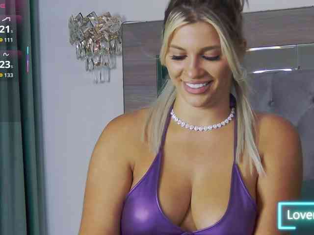 LoreHottie webcam