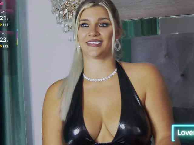 LoreHottie webcam