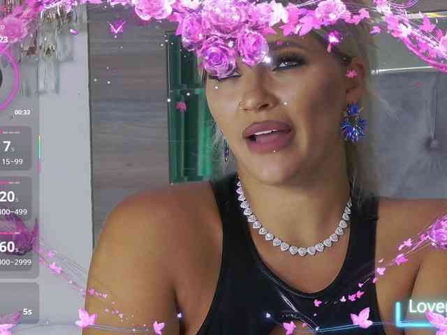 LoreHottie webcam