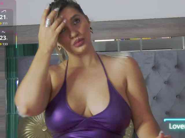 LoreHottie webcam