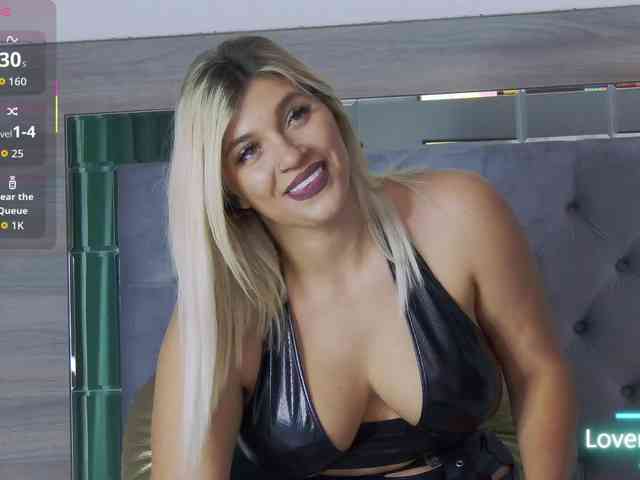 LoreHottie webcam