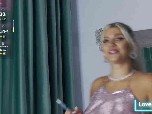 LoreHottie webcam