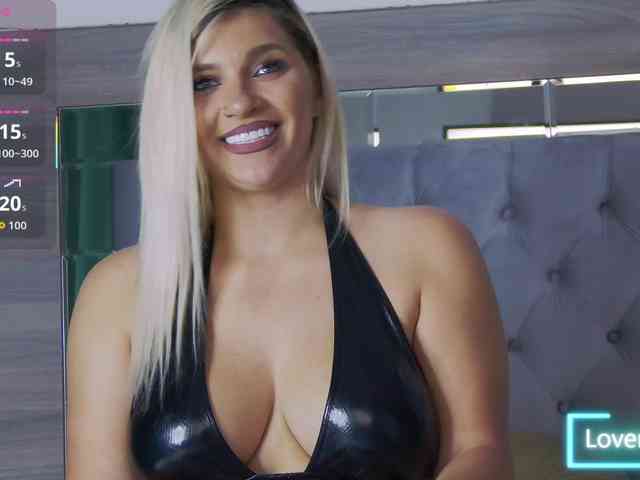 LoreHottie webcam