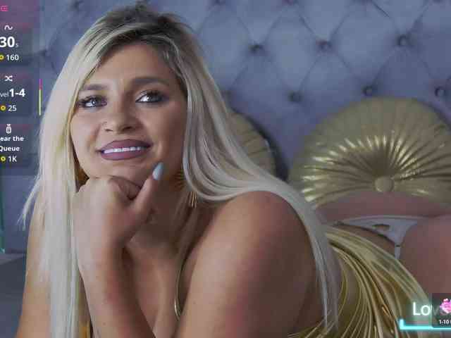 LoreHottie webcam