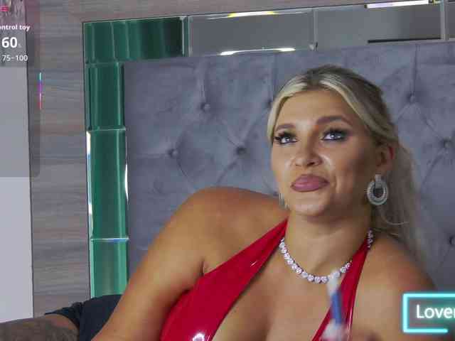 LoreHottie webcam