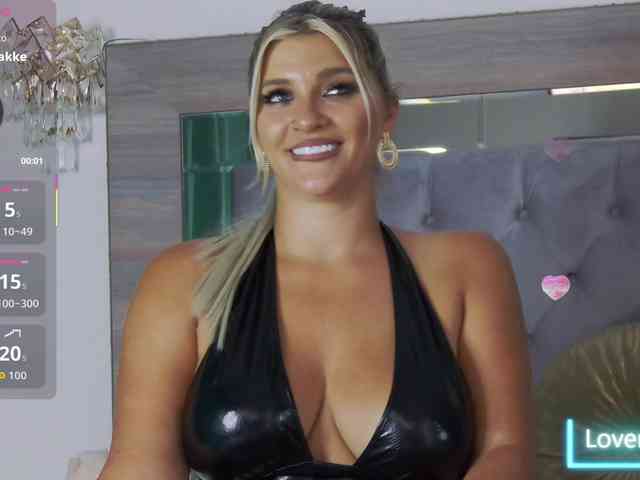 LoreHottie webcam