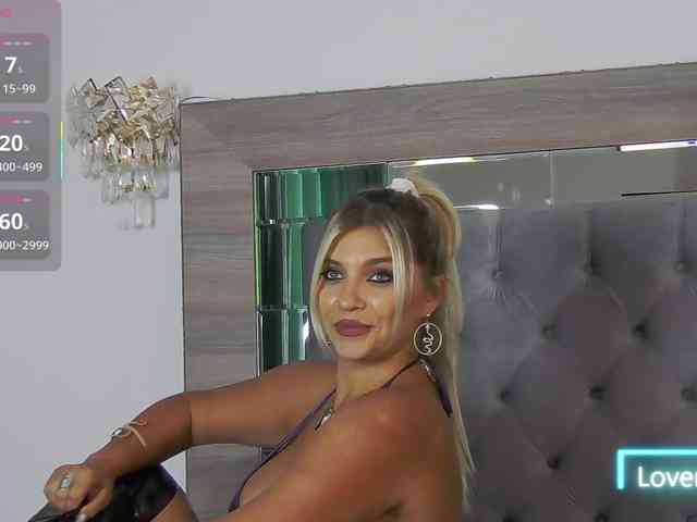 LoreHottie webcam