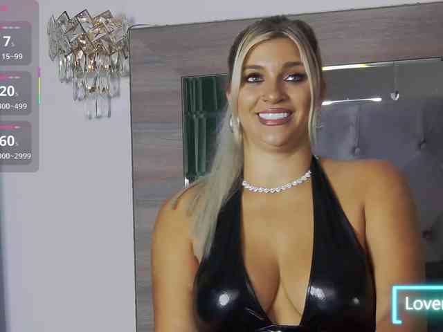 LoreHottie webcam