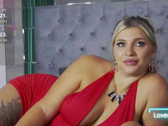 LoreHottie webcam
